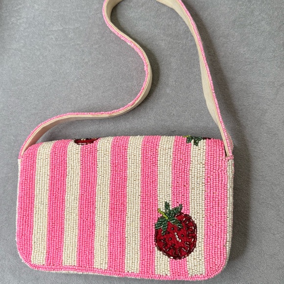 *NEW* Anthropologie The Fiona Beaded Bag Strawberry Craze - Picture 3 of 5